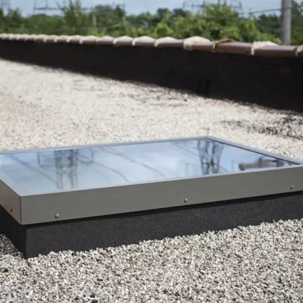 Comparing-deck-and-curb-mounted-skylight