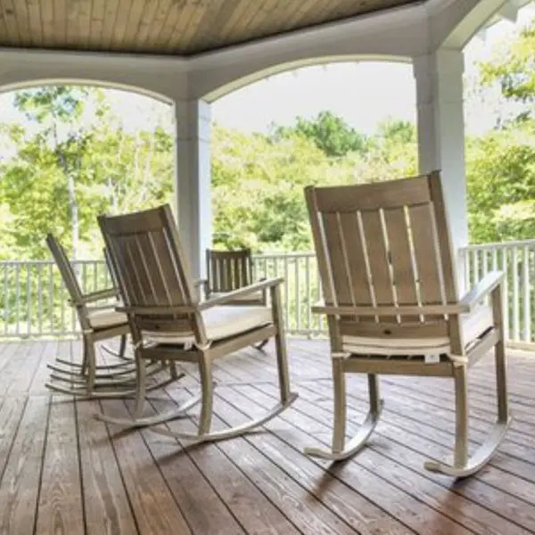 Difference-between-deck-and-porch