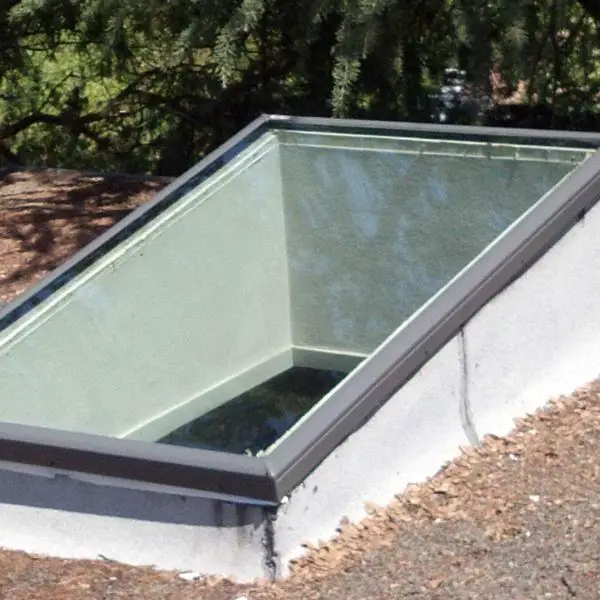 deck-and-curb-mounted-skylight-differences